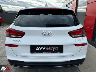 Hyundai i30 CW 1.6 CRDi DTC Family, 121 680km, SR - 6