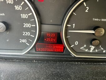 BMW 118d - 6