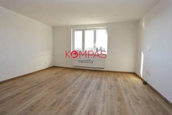 KOMPLETNE-NOVO PREROBENÝ DOM, STAČÍ SA IBA NASŤAHOVAŤ, HALIČ - 6