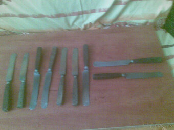 Predám tieto staré vidličky a+ nože v Bratislave a okolí - 6