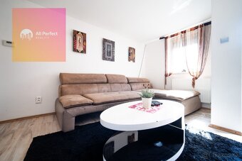 Na predaj zariadený rodinný dom vo Váhovciach – bývajte v ti - 6