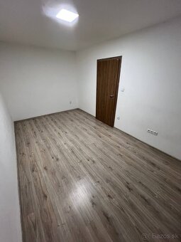 Na predaj 2 izbový byt kompletná rekonštrukcia Handlová - 6