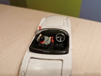 Corgi toys Toyota 2000 - 6