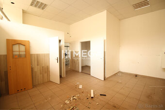 ZNÍŽENÁ CENA - Na prenájom - Lukratívny priestor v centre me - 6