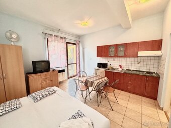 Predaj- zabehnutý penzión s rodinným domom  – Štúrovo - 6