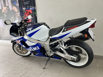 Suzuki GSX-R 750 - 6