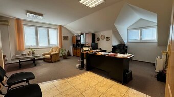 NA PREDAJ rodinný dom/polyfunkcia Komjatice - 6