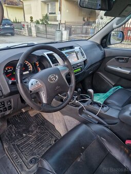 Toyota Hilux - 6