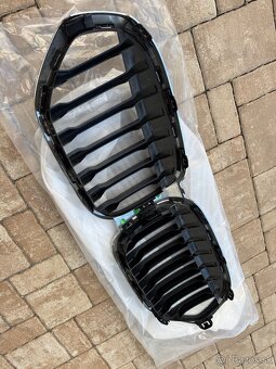 Ladvinky, mriežky, predná maska BMW X1 F48 - 6