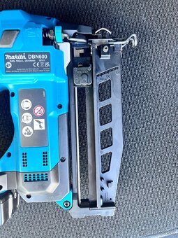 Predám makita DBN 600 RTJ - 6