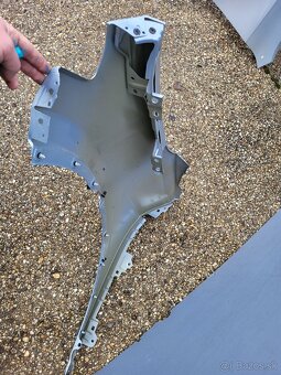 Volkswagen id 4 blatnik pravy predny - 6