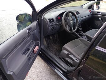 Predám Wolkswagen Golf 5 TDI Comfortline - 6