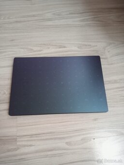 Predám notebook Asus E510M - 6