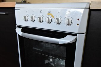 kuchynská linka - 230 cm s drezom bateriou digestorom - 6