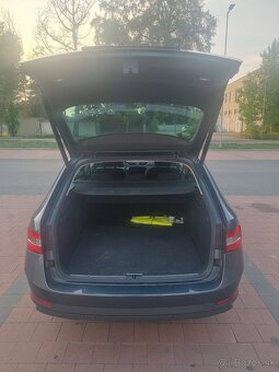 Škoda Superb 2021, 160 kW, automat, panoráma, Keyless Entry, - 6