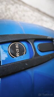 Predám lyžiarske detské prilby a paličky - 6