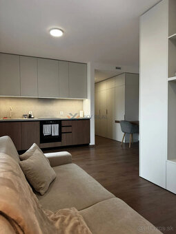 Moderný, kompletne zariadený byt v centre - 6