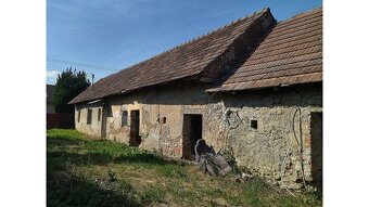 Na predaj starší rodinný dom s veľkou záhradou. - 6