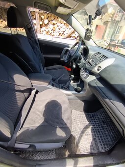 Predám Toyota RAV4 - 6