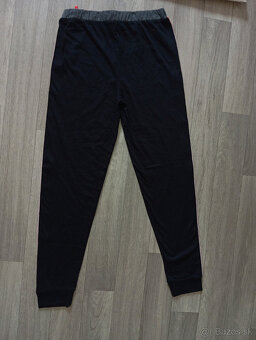 Čierne tepláky a kraťase Marvel 152 - 6