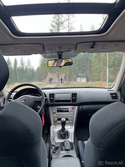 Subaru Legacy 2.5 benzín - 6