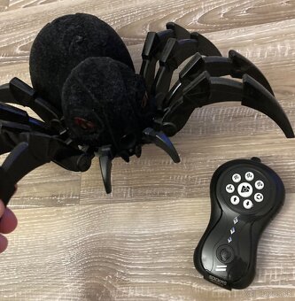 Robotický pavúk - 6