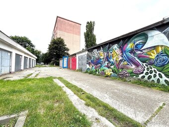 Murovaná garáž s pozemkom a elektrinou na Teslovej ulici/Hab - 6