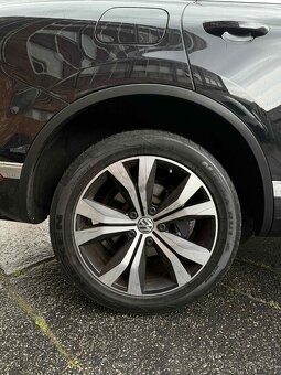 VW Touareg R-Line 3.0 TDI V6 4x4 Premium Executive - 6