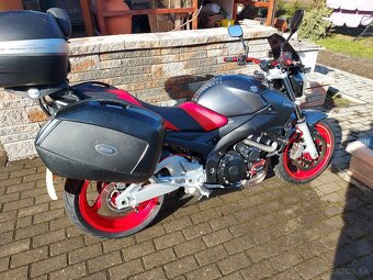 Suzuki gsr 600 - 6