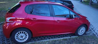 Peugeot 208 - 6