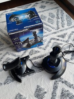 Thrustmaster Joystick - 6