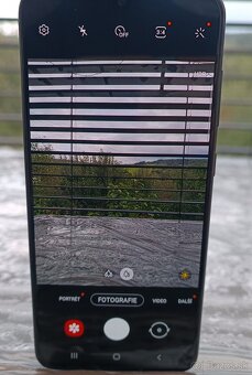 Mobilní telefon Samsung Galaxy A70 / 6GB RAM / 128GB - 6