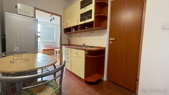 Garsónka s balkónom, 27 m2, 385,-€ - 6