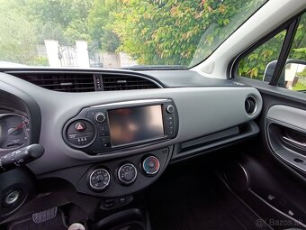 TOYOTA YARIS - 6