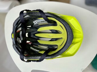 cyklistická helma Specialized Tactic II - hyper green - 6