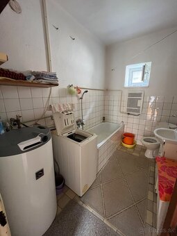 ZNÍŽENÁ CENA Predám 3izbový rodinný dom v obci Janová Lehota - 6