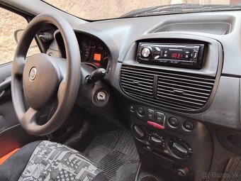 Fiat Punto 2 1.2 benzín - 6