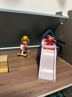 Dreveny domcek pre bábiky s prislusenstvom - 6