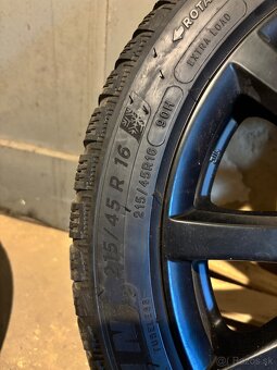 Predám čierne disky 5x100 R16 s pneumatikami Michelin Alpin - 6