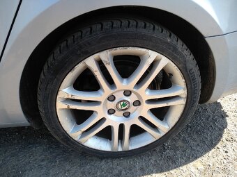 Rozpredám Superb 2 elegance 2.0 TDI 125kw - 6