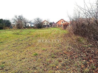 Výnimočný stavebný pozemok s výmerou 1270 m2 v tichej... - 6