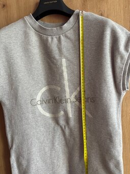 Calvin Klein - jesenné šaty - sivé - nové - 6