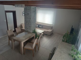 Prenájom 4 izbový byt samostatné poschodie - 6