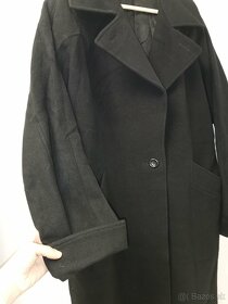 Dámsky čierny kabát č. 44 - 6
