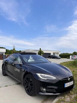 Tesla model S 75D - 6