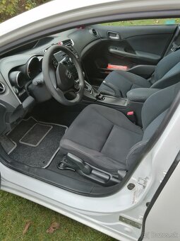 Honda civic tourer - 6