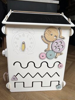 Montessori domcek s aktivitami Busy Kids - 6