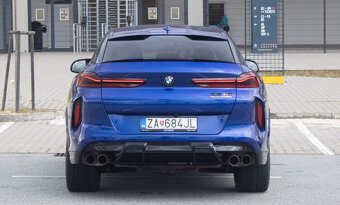 BMW X6 M Competition z roku 2021 - 6
