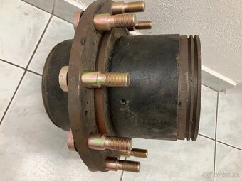 Náboj zadného kola Tatra T148 - 6