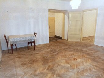 Veľký 3 izbový byt na Ulici M.R.Štefánika, Levice - 6